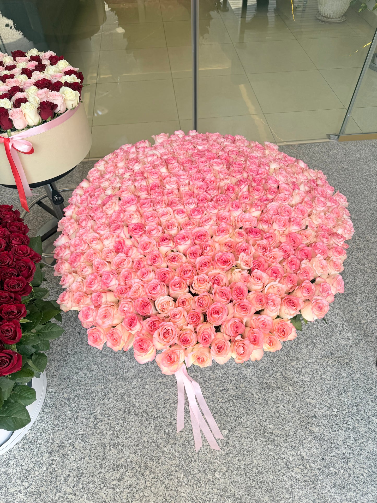 301 Pink Roses Royal Grand Flower Box