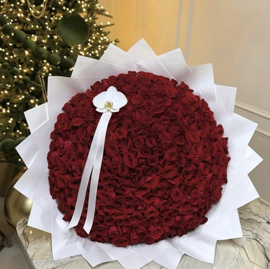 200 Red Roses bouquet
