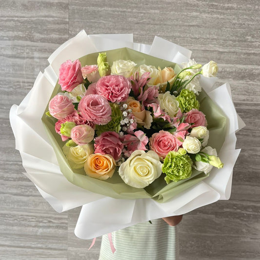 Pretty Mix Hand Bouquet