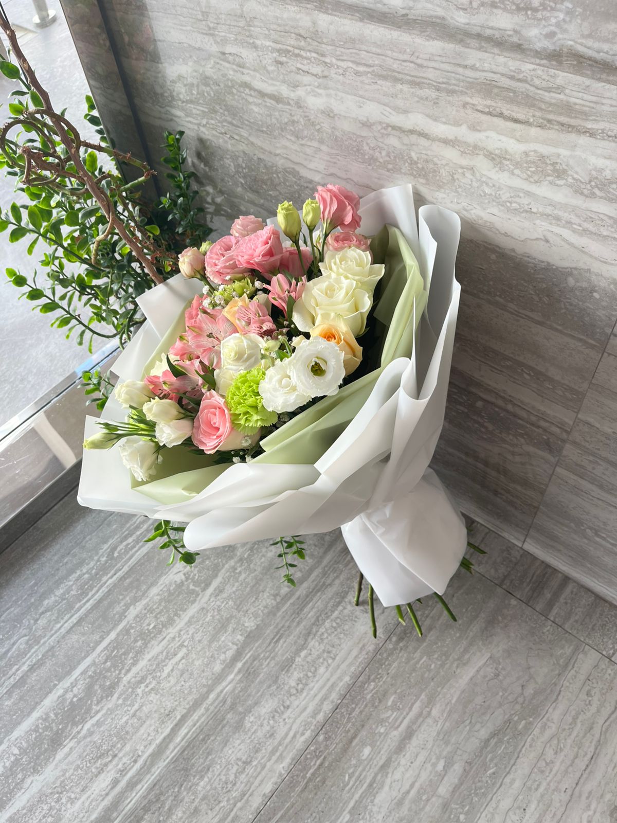 Pretty Mix Hand Bouquet